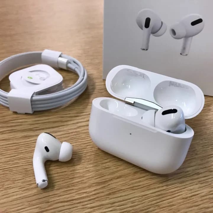 Apple AirPods Pro (2nd Generation) with MagSafe Case (USB‑C) - Earbuds | Sync & Switch